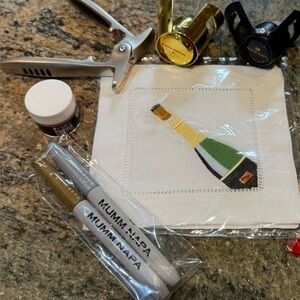 Mumm Napa Champagne Wine Gift Set – Stoppers, Markers, Cloth Napkins & Tools